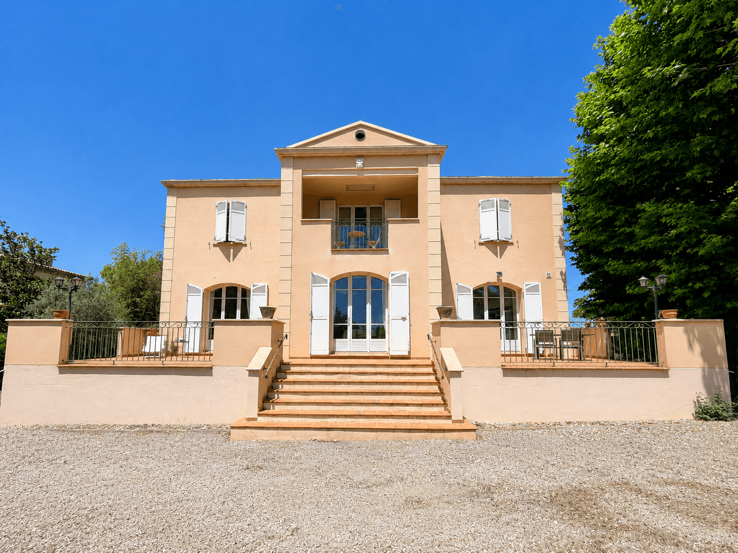 La Bastide en Provence à Oraison - Conciergerie haut de gamme à Sisteron, Gap, Manosque, Forcalquier, Digne-les-Bains